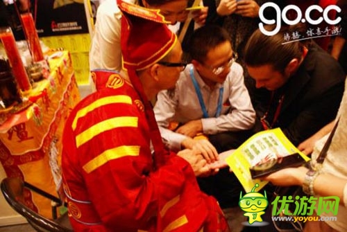 女道士驚呼“神啊救救我吧” GMGC展會(huì)變廟會(huì)