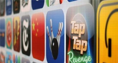小伙伴APP：當(dāng)ChinaJoy穿上衣服之后 玩家看什么?