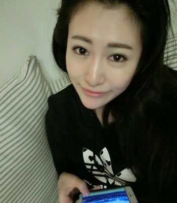美女玩《實(shí)況俱樂(lè)部》中足彩29萬(wàn) 遇上渣男捐款潛逃